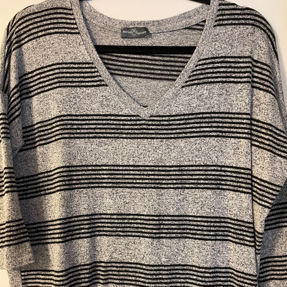 Market & Spruce grey and black stripe 3/4 sleeve sweater